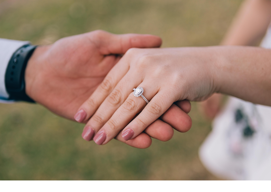 ¿Cómo saber la talla de un anillo de compromiso sin arruinar la sorpresa?
