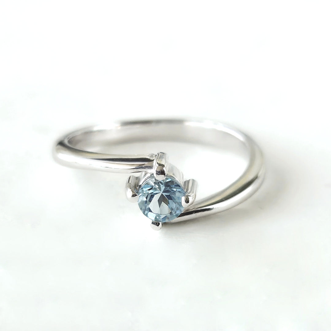 Diseño de anillo de compromiso personalizado