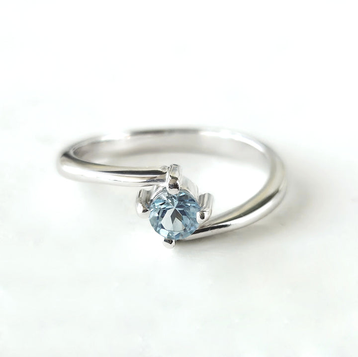 Diseño de anillo de compromiso personalizado