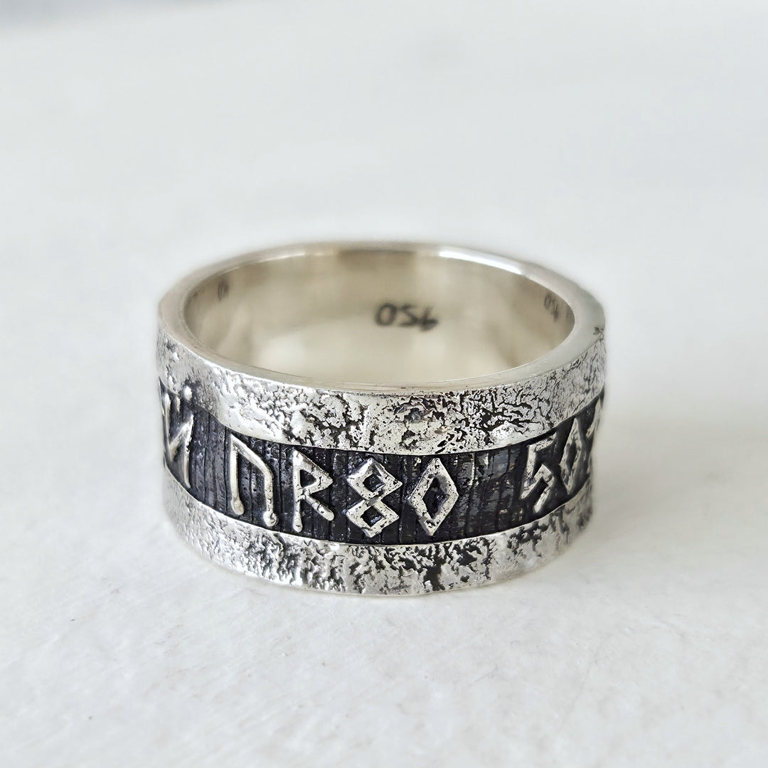 Anillo de plata tipo argolla con grabado personalizable para hombre