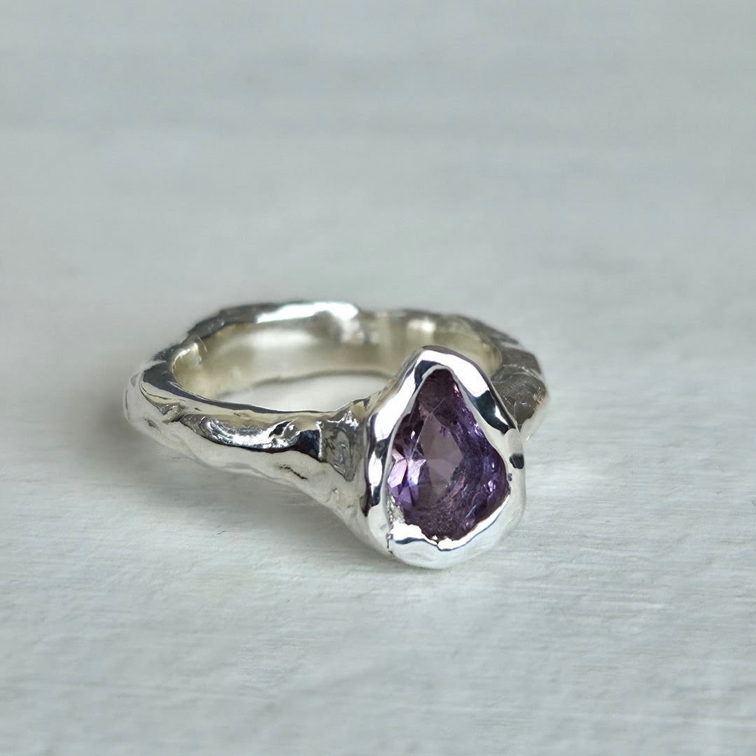 Talla 11: Anillo estilo rústico con amatista rosa