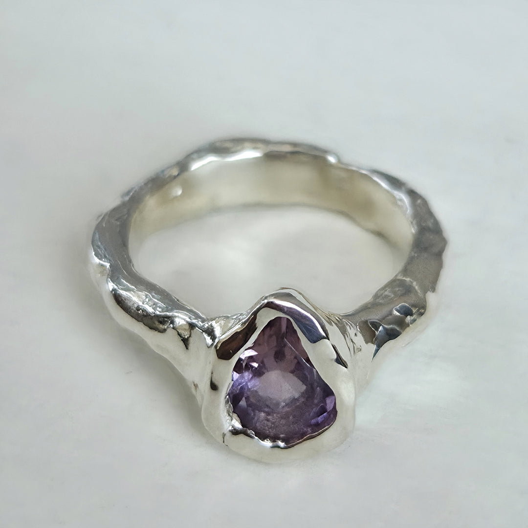 Talla 11: Anillo estilo rústico con amatista rosa