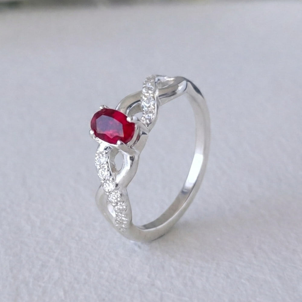 Anillo de compromiso con piedra de color