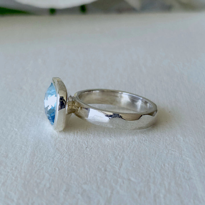 Anillo de plata 950 con piedra azul grande