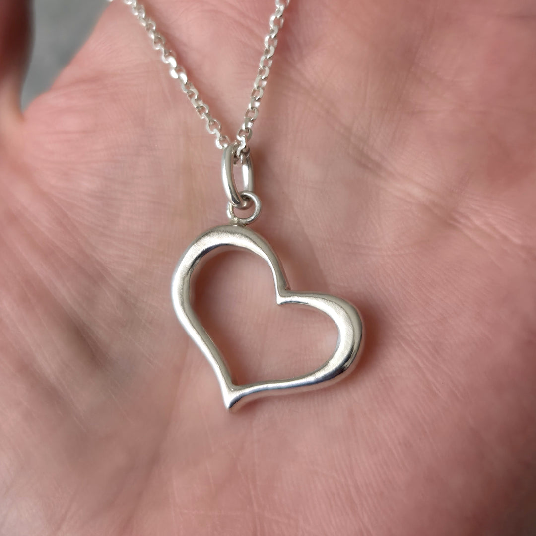 Colgante de plata en forma de corazón