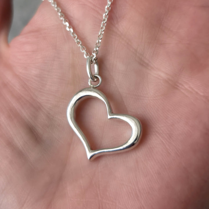 Colgante de plata en forma de corazón