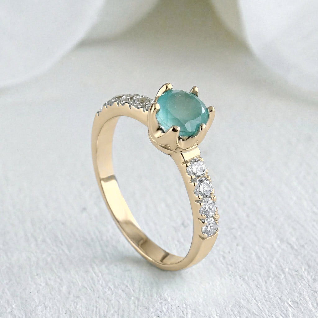 Anillo oro con calcedonia y moissanitas