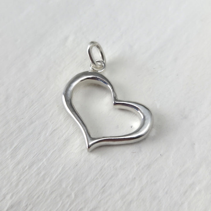 Colgante de plata en forma de corazón