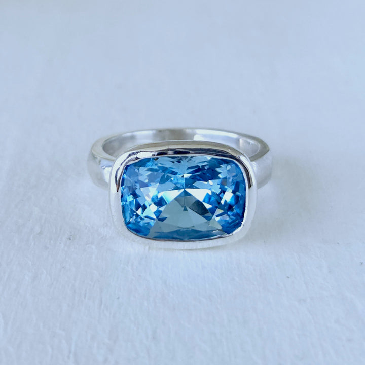 anillo de plata 950 con piedra azul talla 17 disponible