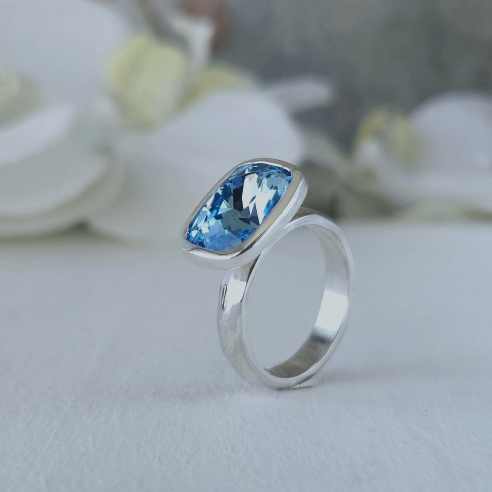 Anillo rústico con cristal para mujer