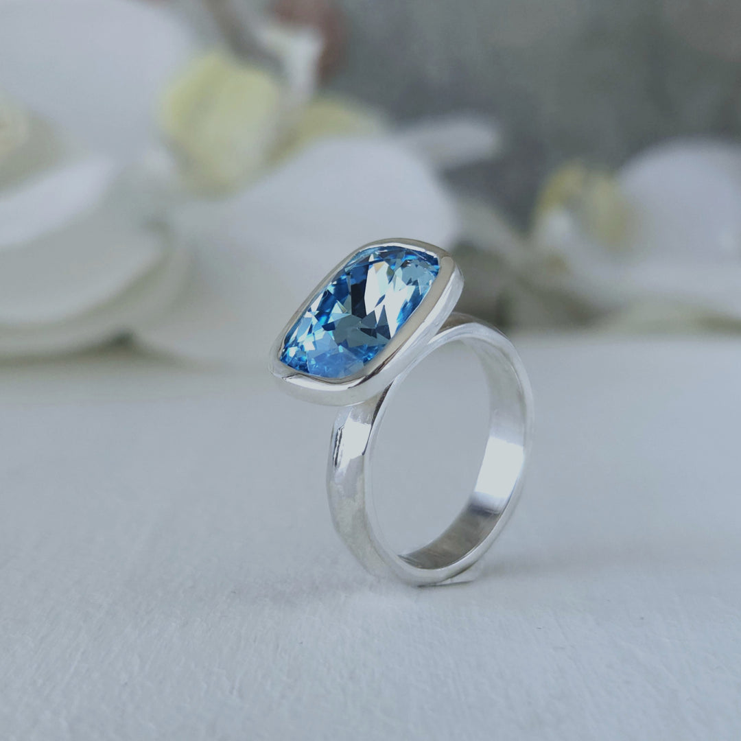 Anillo rústico con cristal para mujer