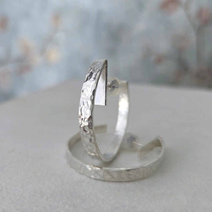 aros de plata mujer curvos
