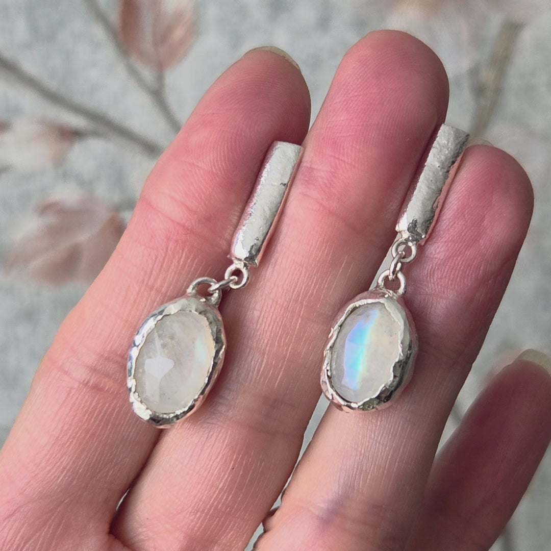 Aros colgantes de plata 950 con piedra luna