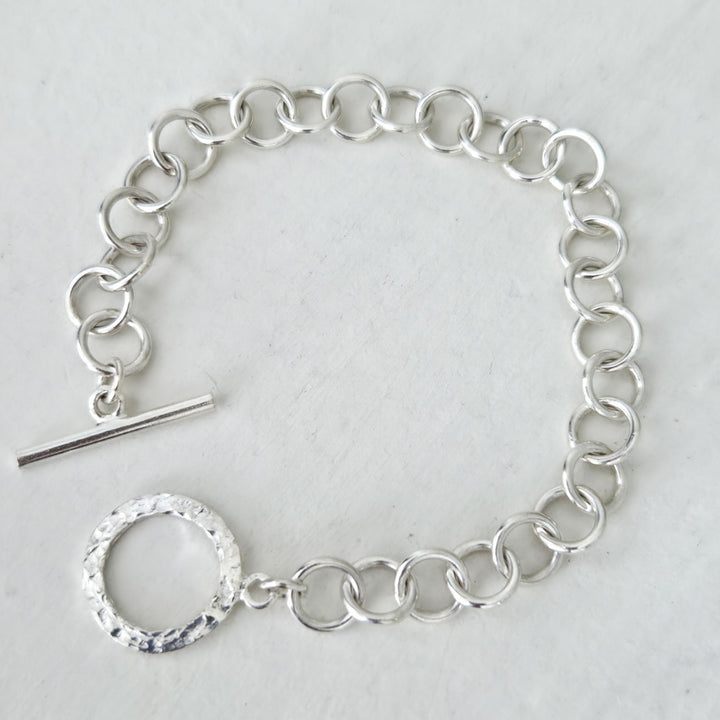 pulsera de plata 950 con cierre de argolla martillada