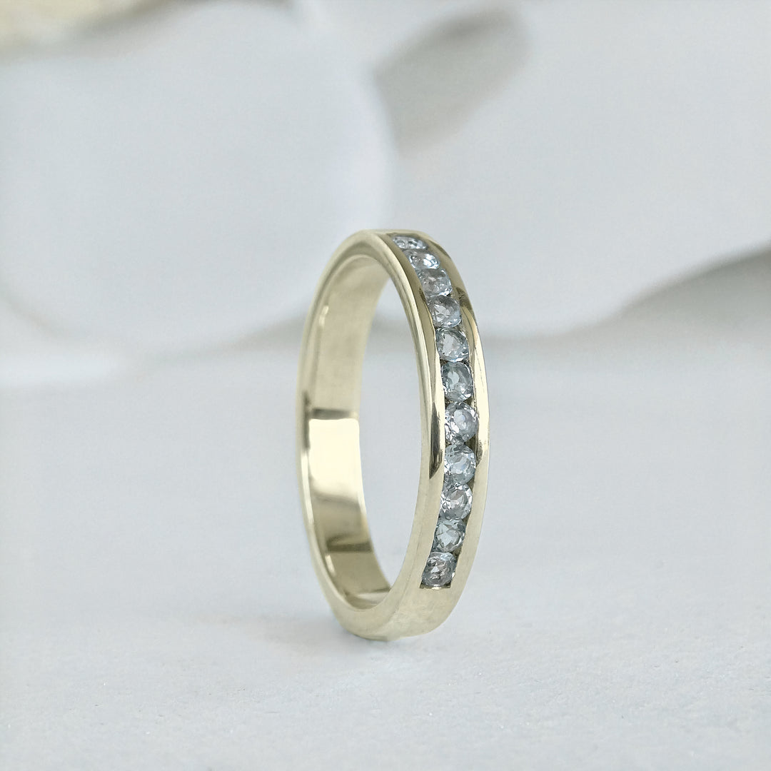 Anillo de compromiso cintillo riel