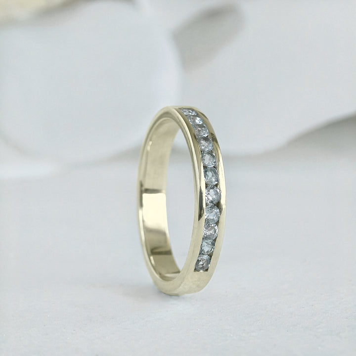 Anillo de compromiso cintillo riel