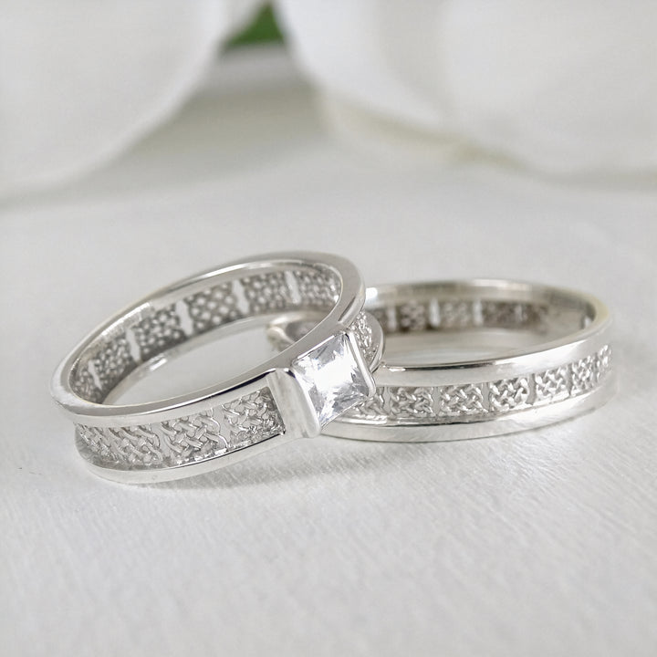 detalle nudo celta en argollas de matrimonio de plata