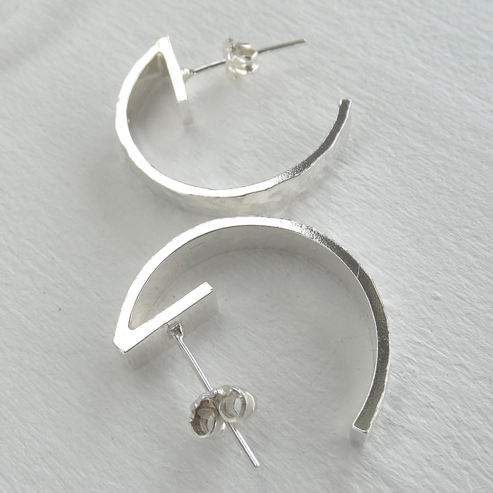 aros de plata mujer tipo argollas estilo rústico
